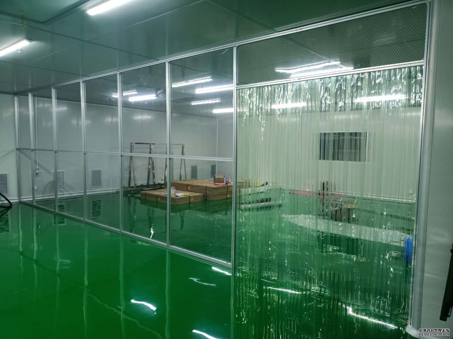 網(wǎng)格垂簾潔凈棚標準與材質(zhì)